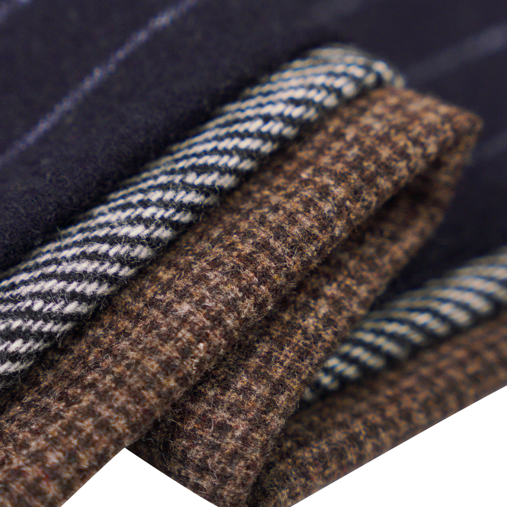 50% vuna, 30% poliester, 20% ostala vlakna, 320G/M, prljavo bijela + crna, keper flanelska tkanina, ML-C-22104